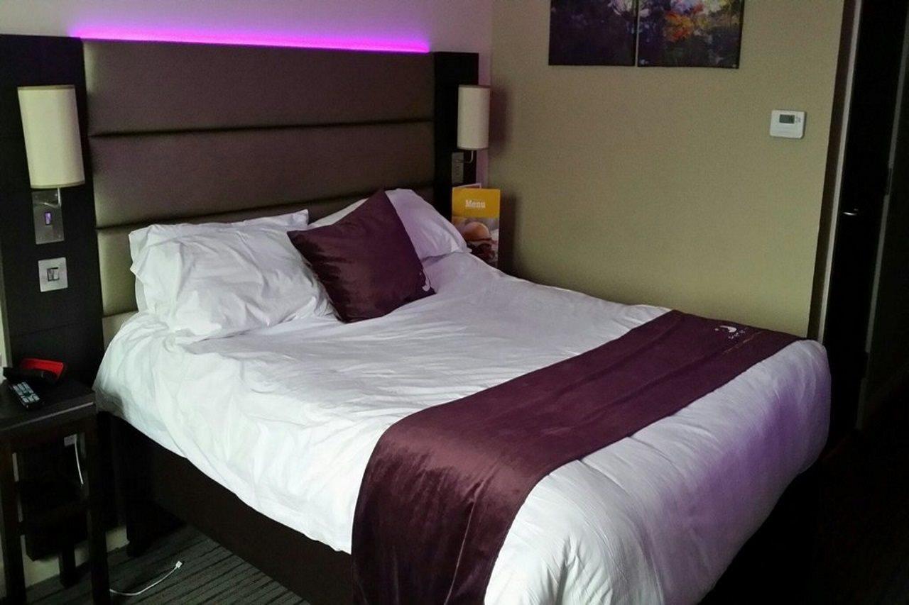 Premier Inn Bristol East Emersons Green Coalpit Heath ภายนอก รูปภาพ