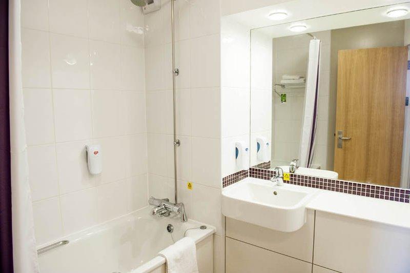 Premier Inn Bristol East Emersons Green Coalpit Heath ภายนอก รูปภาพ
