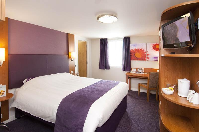 Premier Inn Bristol East Emersons Green Coalpit Heath ภายนอก รูปภาพ